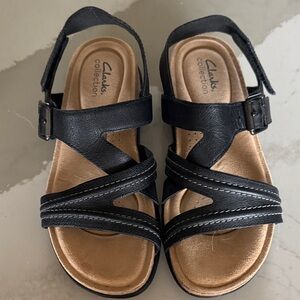 Clarks Women's Black and Tan Sandals